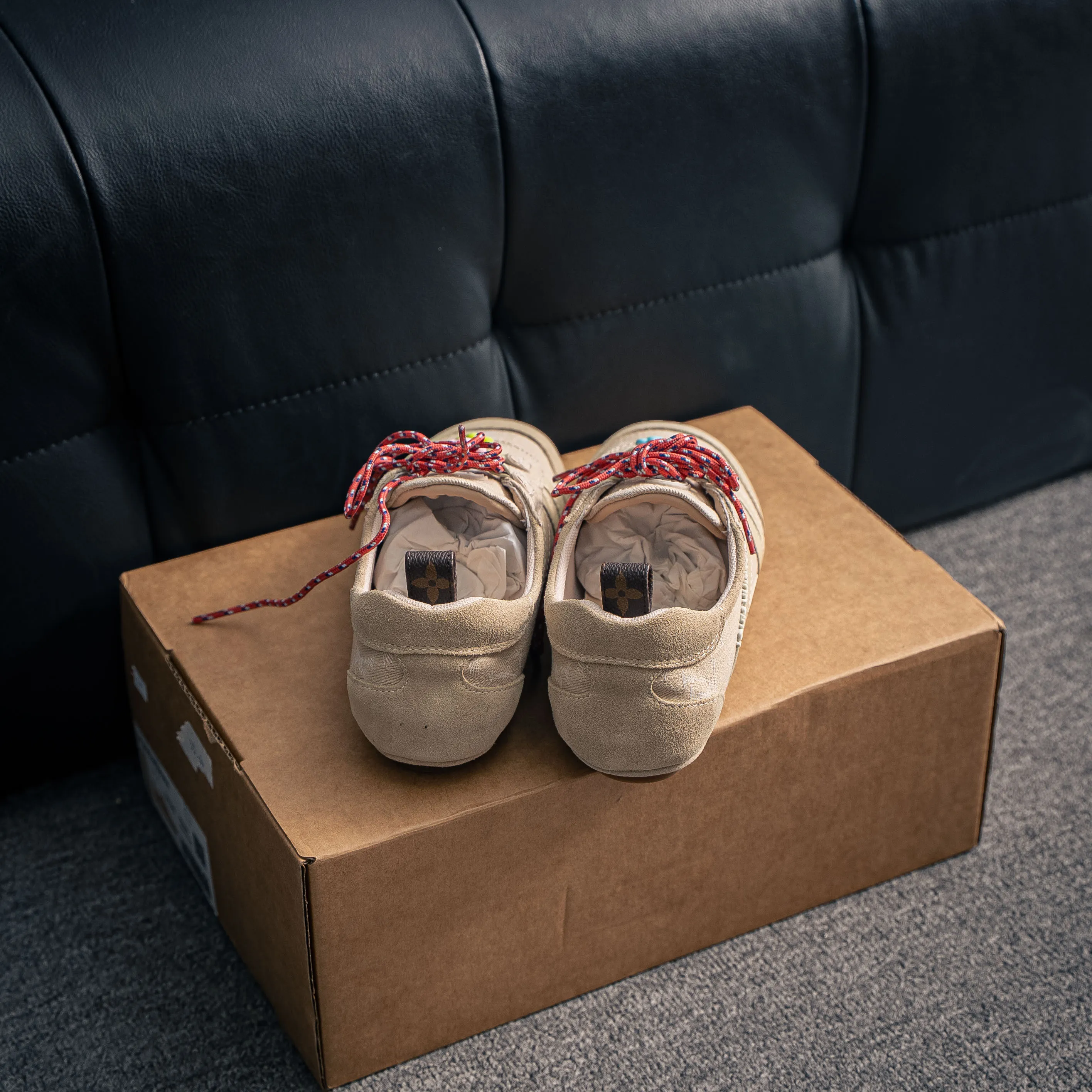 # LV SNEAKERWA Sneakers LV Sneakenina Sneakers Cowhide Leather ， mono grammar Canvas LV ， Shoes